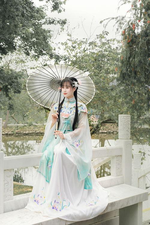 吃瓜汉服模特,吃瓜群众眼中的时尚模特风采