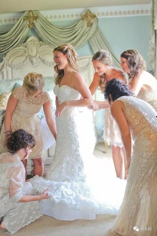 新娘和伴郎吃瓜,现场笑料连连